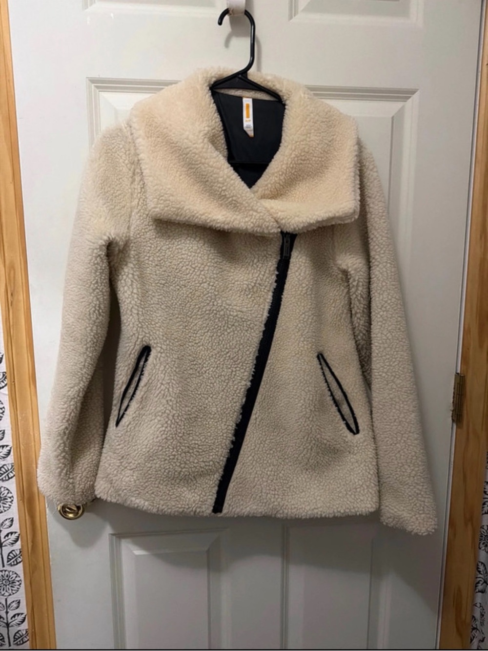 Lucy Cream Sherpa Zip-Trim Teddy Jacket